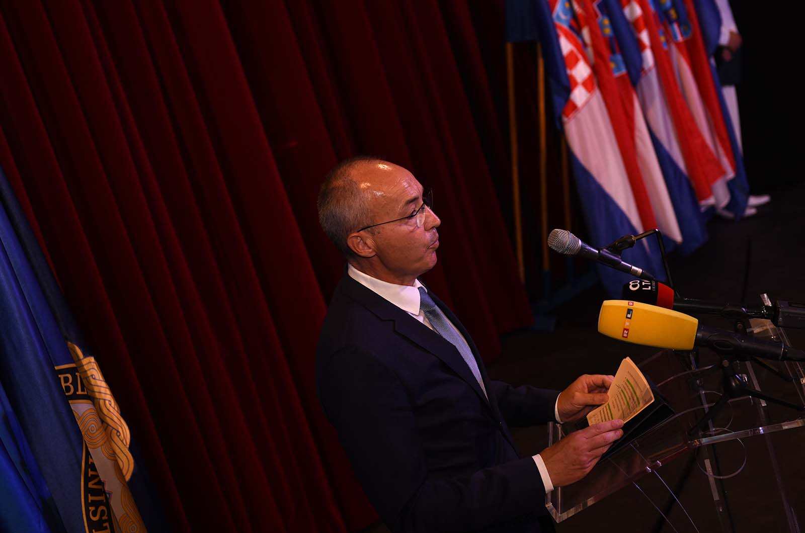 https://www.morh.hr/wp-content/gallery/u-dubrovniku-svecano-obiljezena-28-obljetnica-hrvatske-ratne-mornarice/28_obljetnica_hrm_dubrovnik_190719_26.jpg