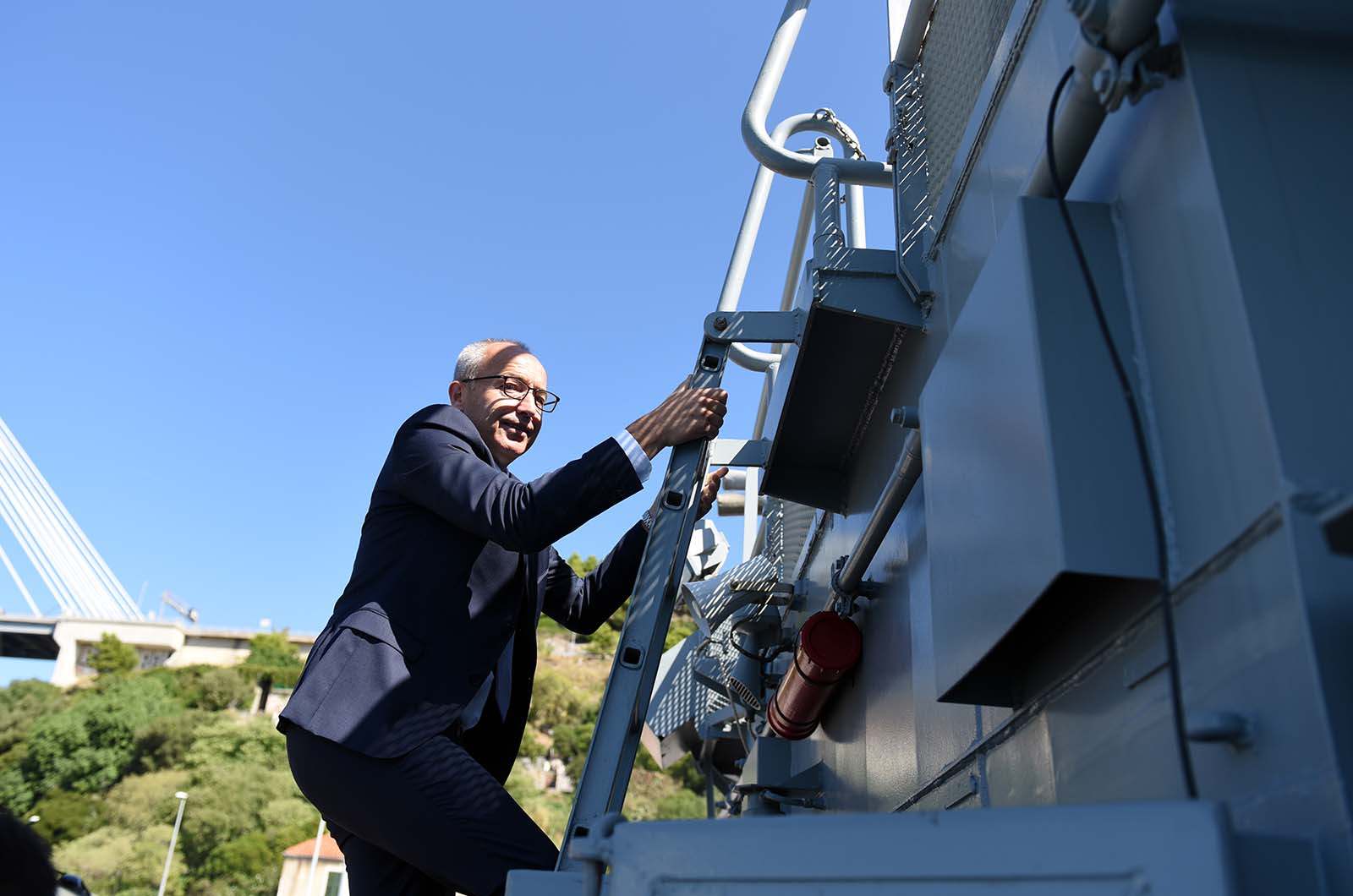 https://www.morh.hr/wp-content/gallery/u-dubrovniku-svecano-obiljezena-28-obljetnica-hrvatske-ratne-mornarice/28_obljetnica_hrm_dubrovnik_190719_36.jpg