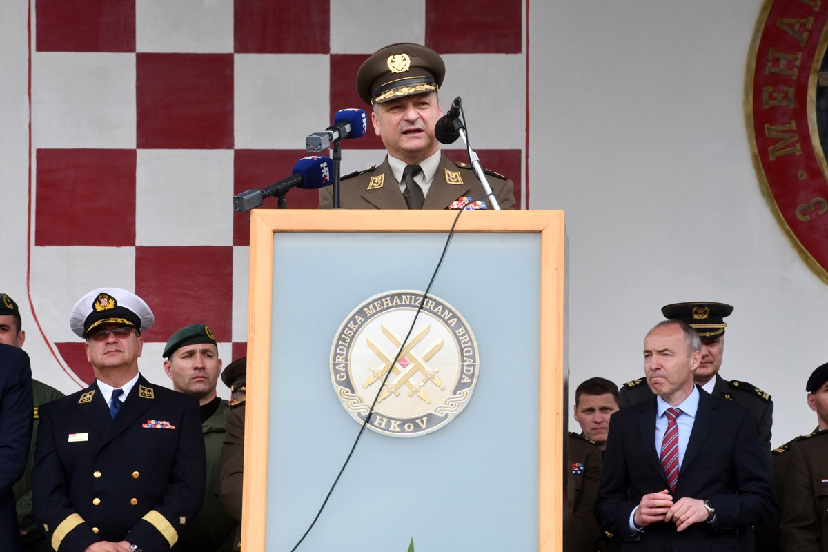 https://www.morh.hr/wp-content/gallery/u-kninu-obiljezena-11-obljetnica-gardijske-mehanizirane-brigade/gmbr_17042018_34.jpg