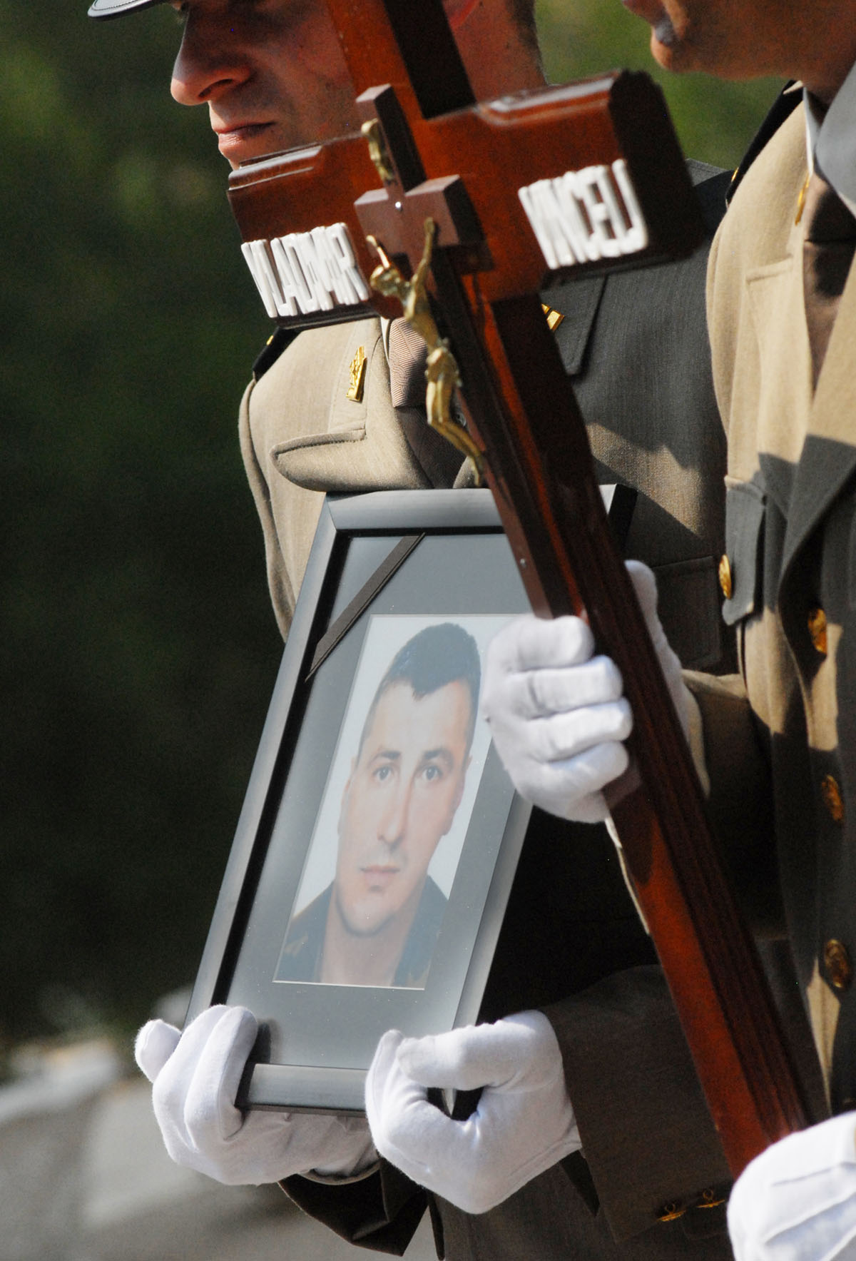 https://www.morh.hr/wp-content/gallery/u-krapini-pokopan-nadnarednik-vladimir-vincelj/krapina_20100702_1.jpg
