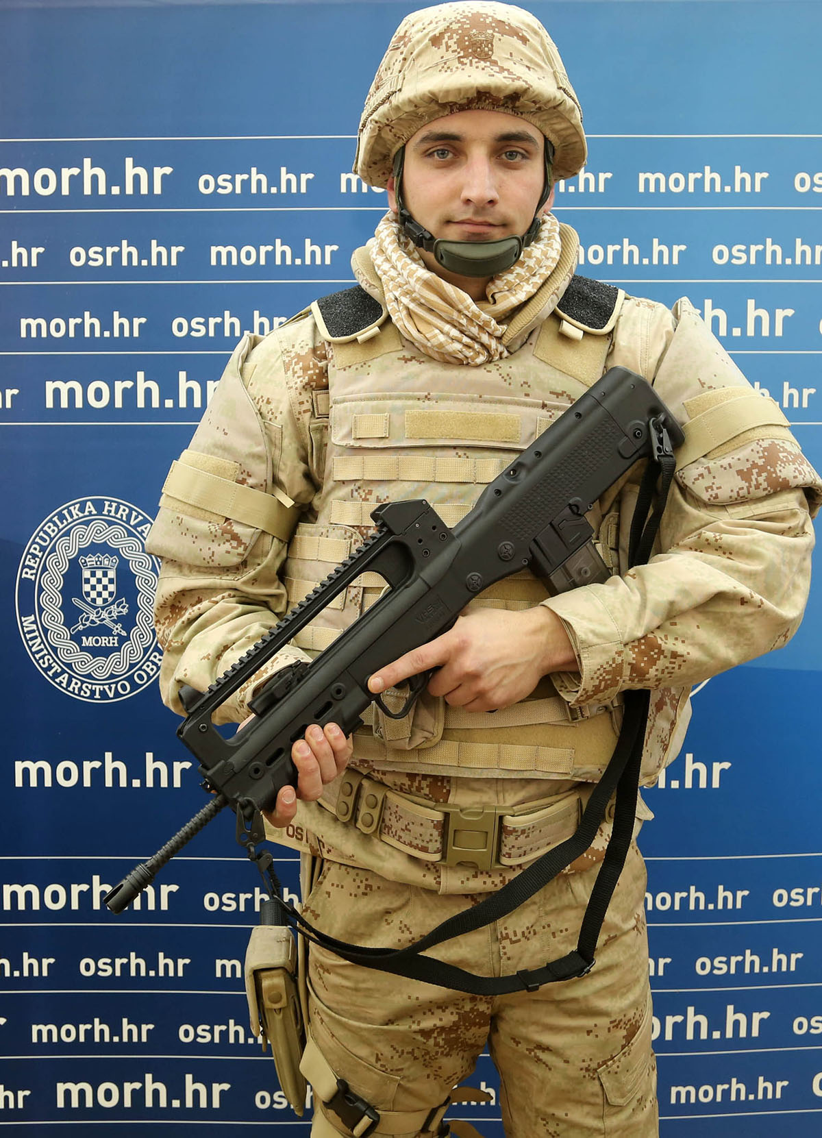 https://www.morh.hr/wp-content/gallery/u-morh-u-potpisani-ugovori-o-nabavi-vojne-opreme-za-potrebe-os-rh/ugovori_13012015_09.jpg
