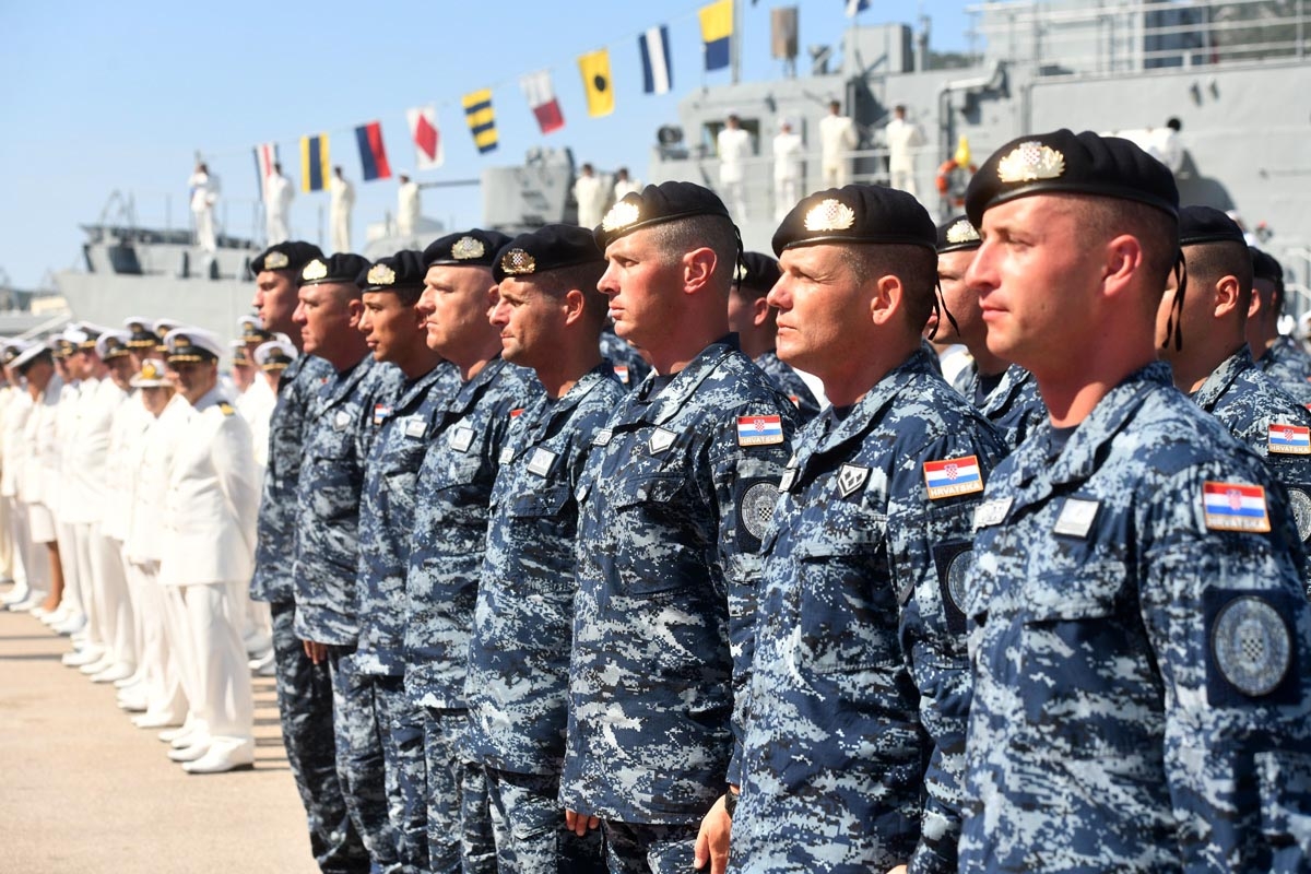 https://www.morh.hr/wp-content/gallery/u-plocama-svecano-obiljezena-27-obljetnica-hrvatske-ratne-mornarice/hrm_14092018_02.jpg