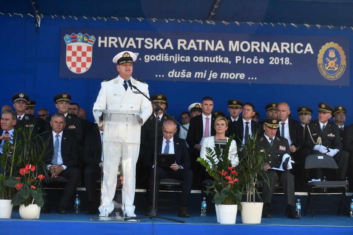https://www.morh.hr/wp-content/gallery/u-plocama-svecano-obiljezena-27-obljetnica-hrvatske-ratne-mornarice/hrm_14092018_11.jpg