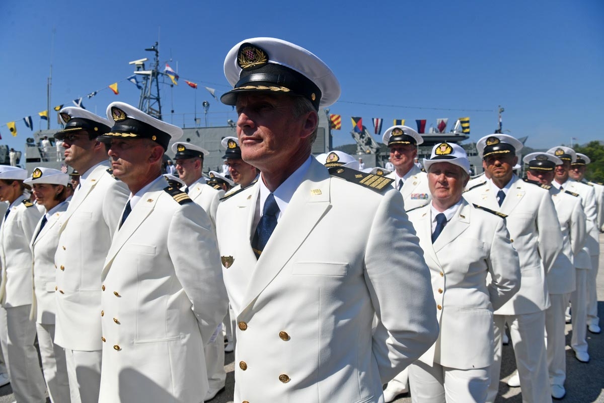 https://www.morh.hr/wp-content/gallery/u-plocama-svecano-obiljezena-27-obljetnica-hrvatske-ratne-mornarice/hrm_14092018_12.jpg