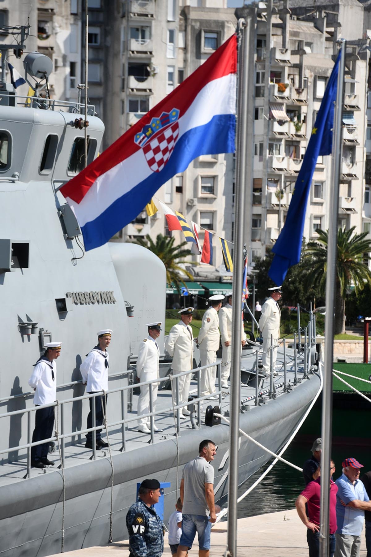 https://www.morh.hr/wp-content/gallery/u-plocama-svecano-obiljezena-27-obljetnica-hrvatske-ratne-mornarice/hrm_14092018_24.jpg