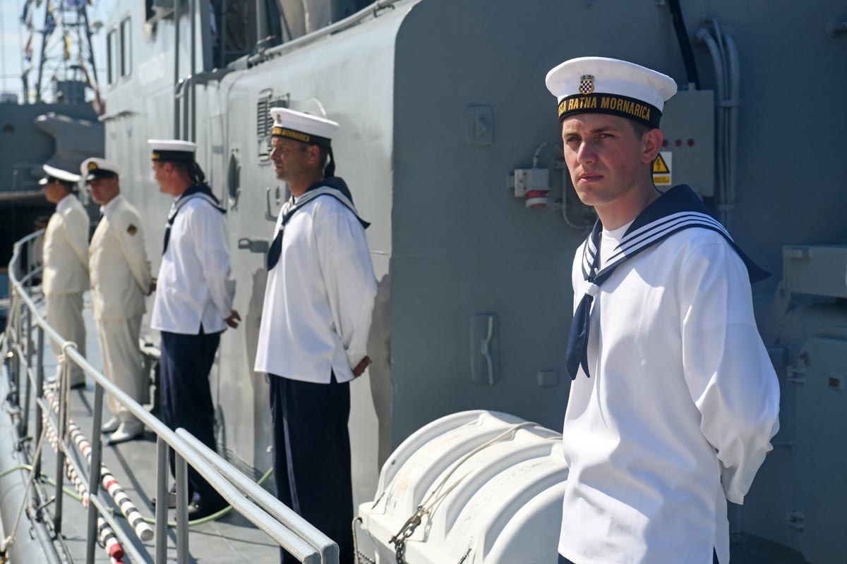 https://www.morh.hr/wp-content/gallery/u-plocama-svecano-obiljezena-27-obljetnica-hrvatske-ratne-mornarice/hrm_14092018_26.jpg