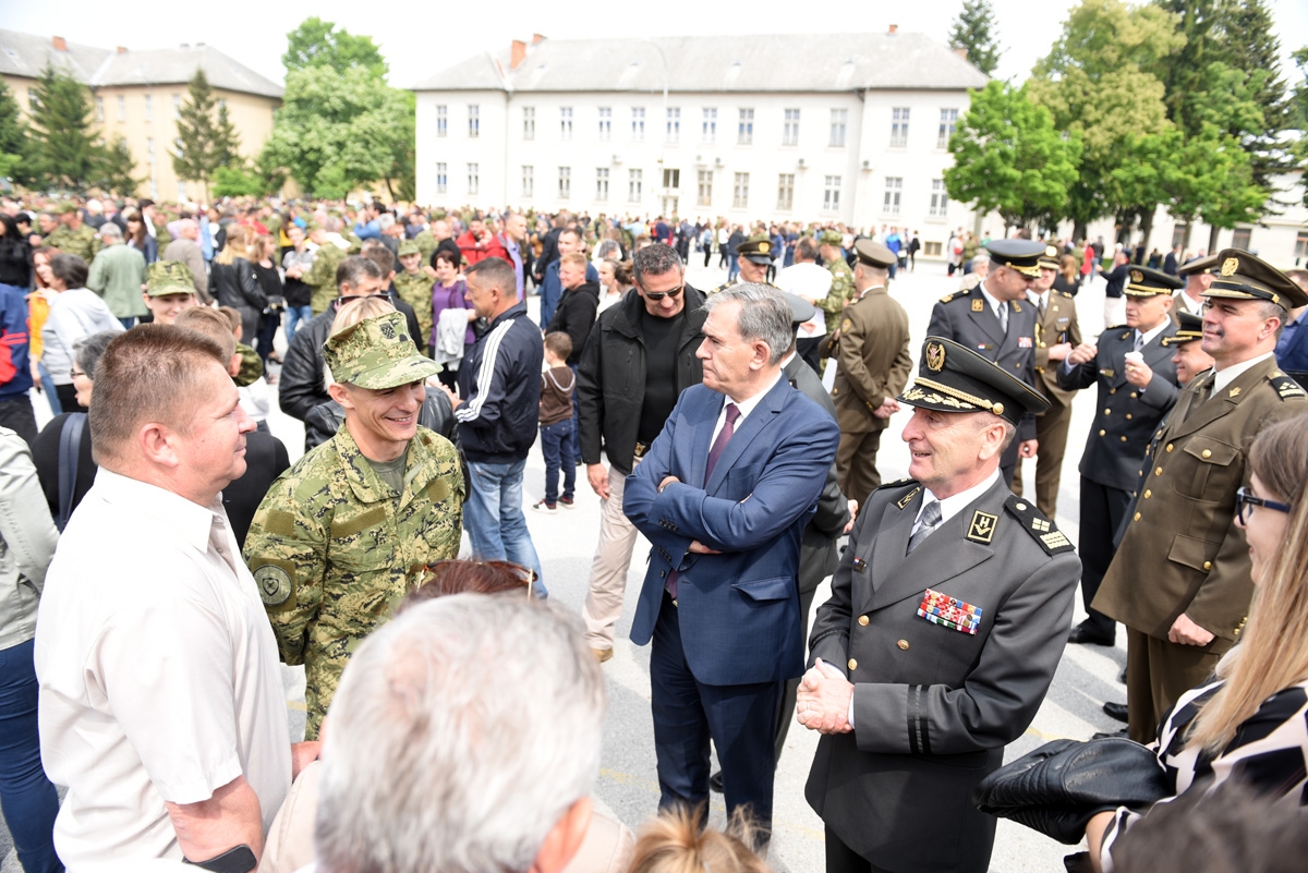https://www.morh.hr/wp-content/gallery/u-pozegi-prisegnuo-25-narastaj-dragovoljnih-rocnika/pozega_18052019_36.jpg