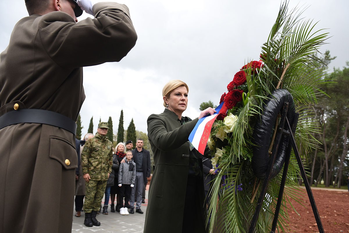 https://www.morh.hr/wp-content/gallery/u-puli-svecano-otvorena-vojarna-hrvatski-branitelji-istre/vojarna_pula_15112019_14.jpg