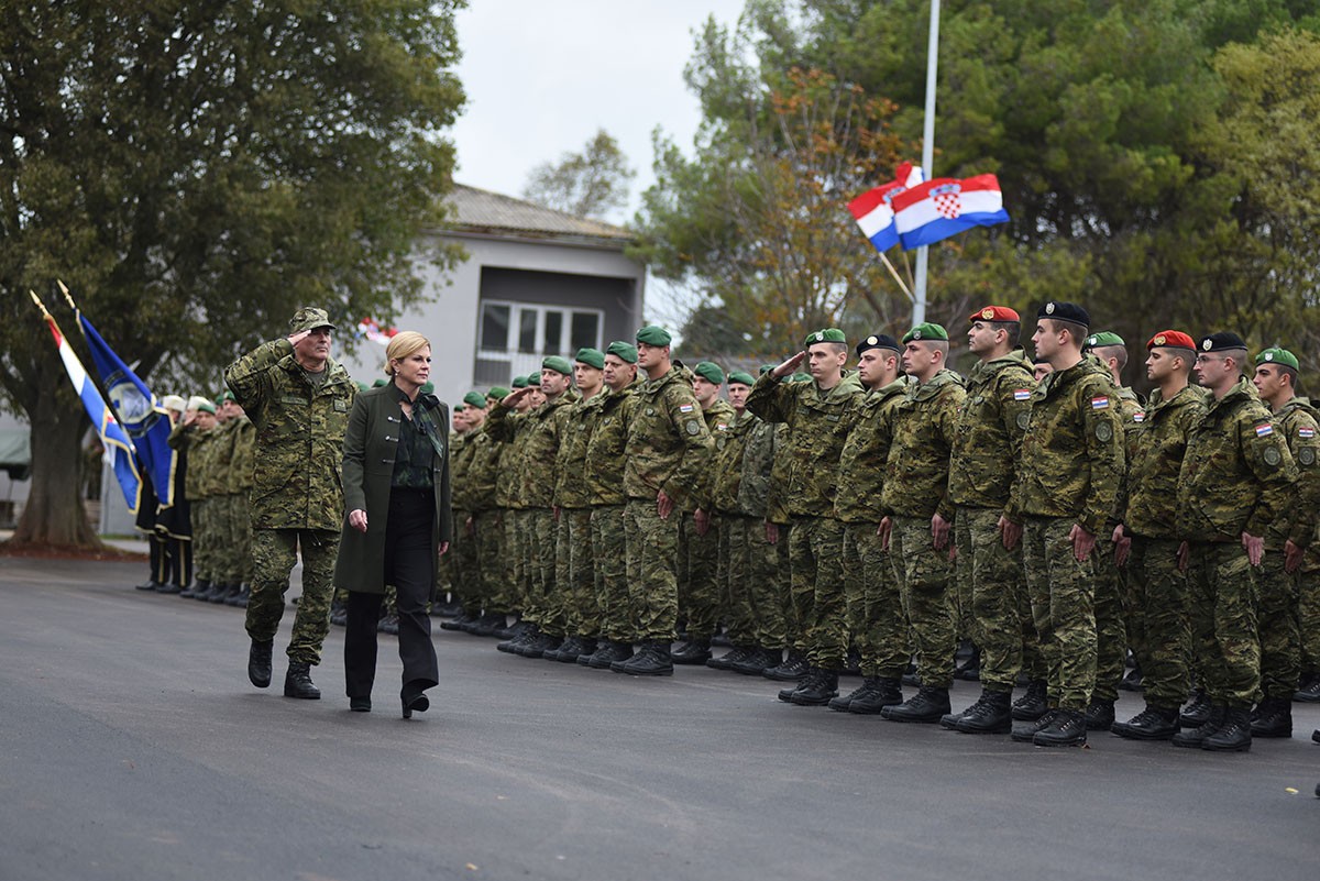 https://www.morh.hr/wp-content/gallery/u-puli-svecano-otvorena-vojarna-hrvatski-branitelji-istre/vojarna_pula_15112019_17.jpg