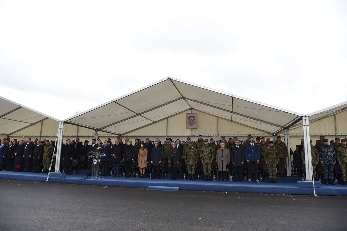 https://www.morh.hr/wp-content/gallery/u-puli-svecano-otvorena-vojarna-hrvatski-branitelji-istre/vojarna_pula_15112019_21.jpg