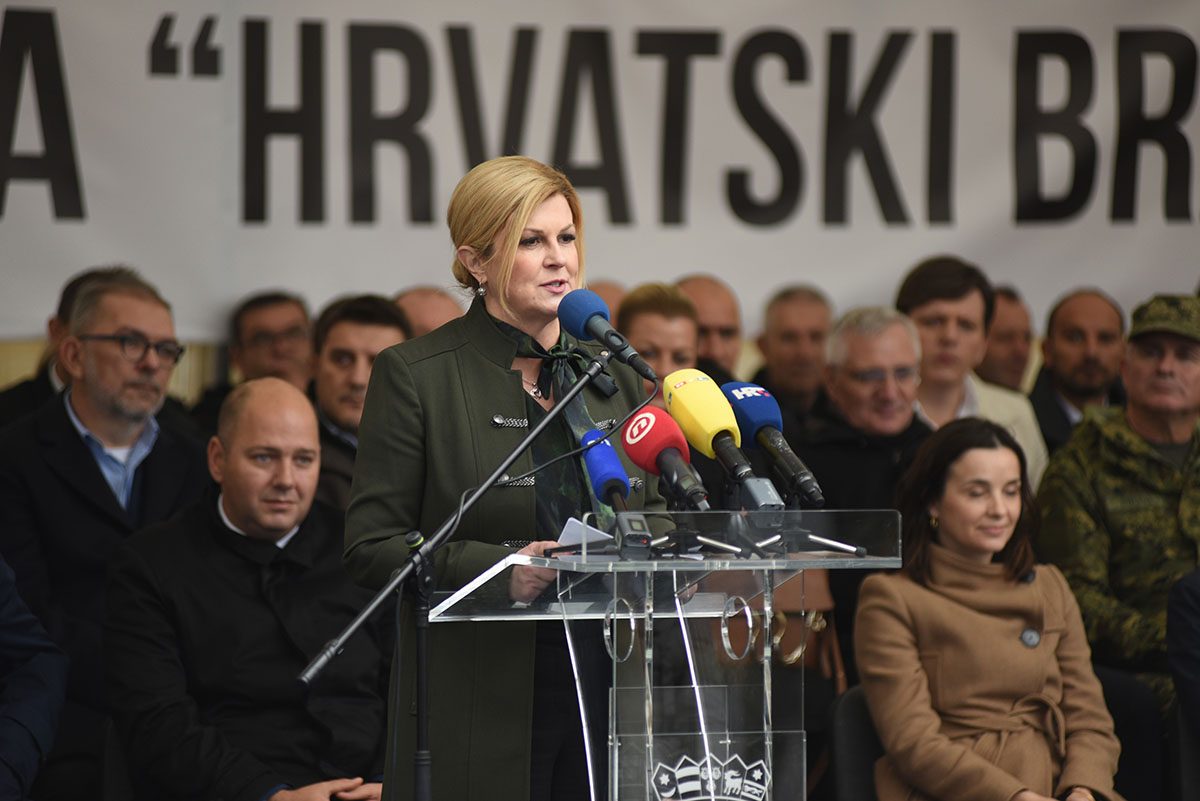 https://www.morh.hr/wp-content/gallery/u-puli-svecano-otvorena-vojarna-hrvatski-branitelji-istre/vojarna_pula_15112019_39.jpg