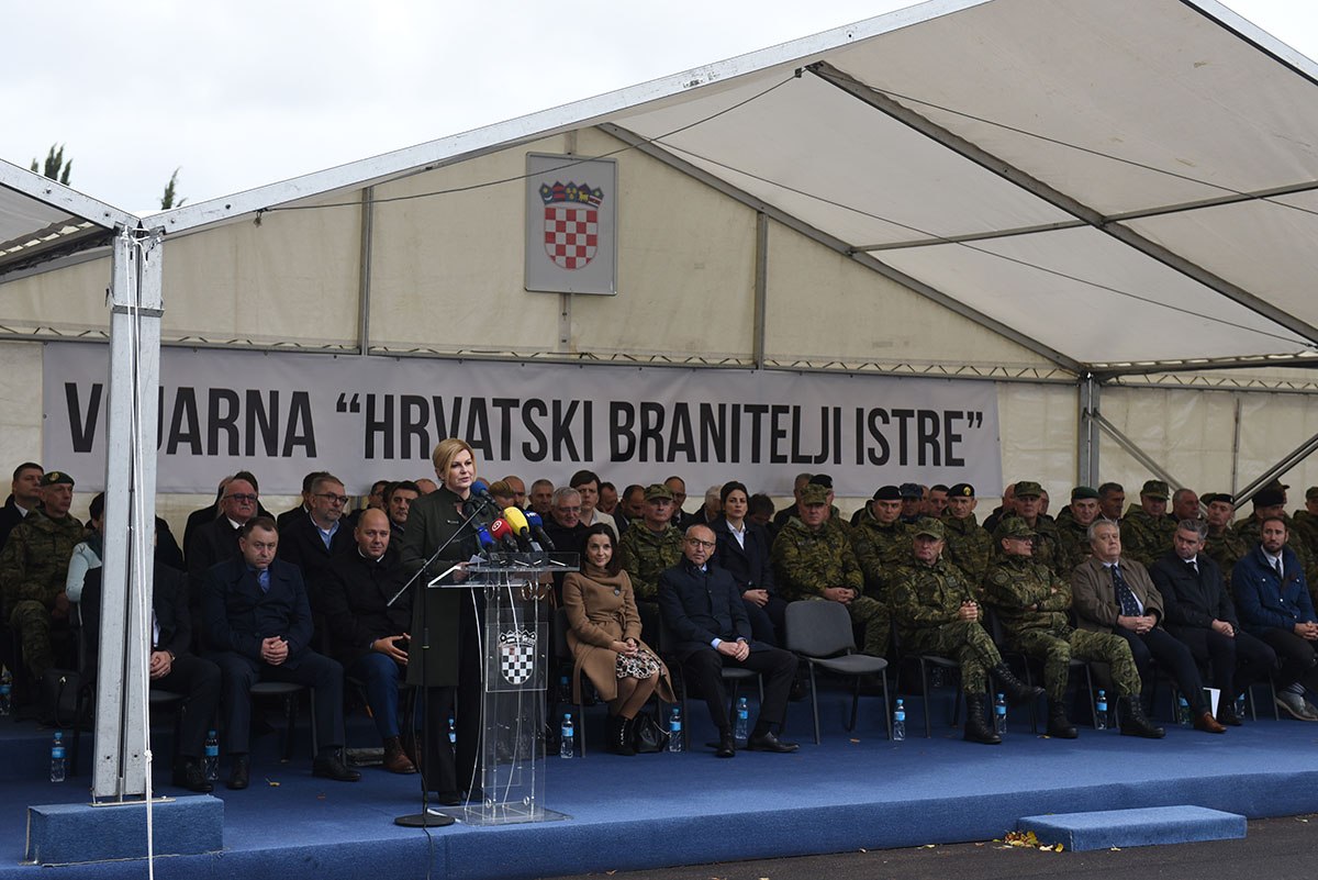 https://www.morh.hr/wp-content/gallery/u-puli-svecano-otvorena-vojarna-hrvatski-branitelji-istre/vojarna_pula_15112019_41.jpg