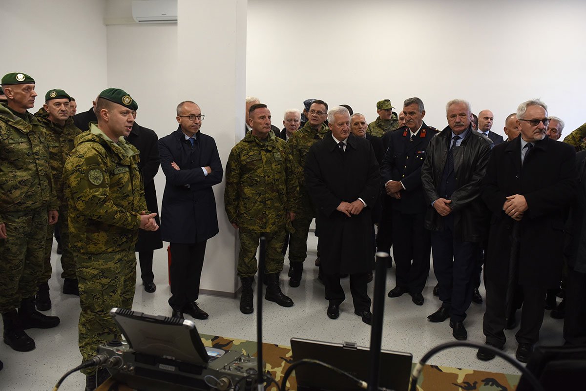 https://www.morh.hr/wp-content/gallery/u-puli-svecano-otvorena-vojarna-hrvatski-branitelji-istre/vojarna_pula_15112019_43.jpg