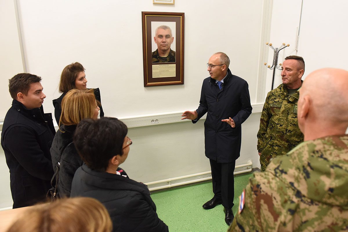 https://www.morh.hr/wp-content/gallery/u-puli-svecano-otvorena-vojarna-hrvatski-branitelji-istre/vojarna_pula_15112019_46.jpg