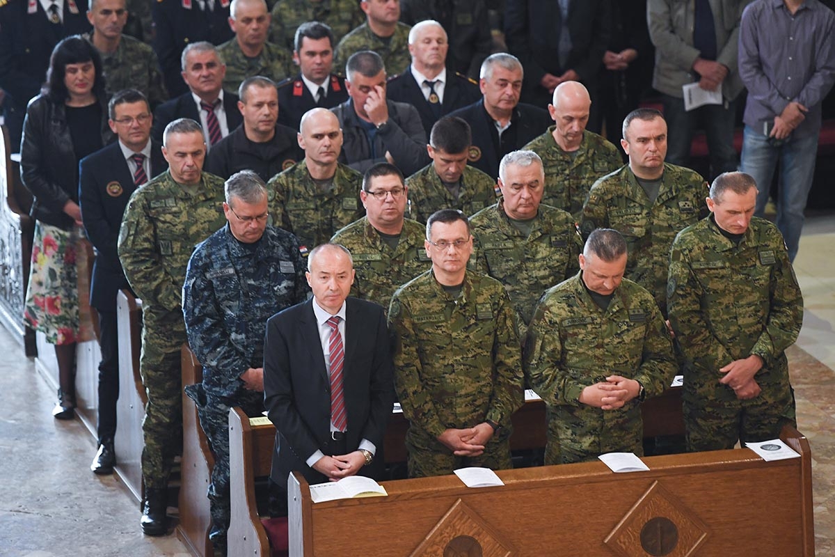 https://www.morh.hr/wp-content/gallery/u-sinju-svecano-obiljezena-12-obljetnica-gardijske-mehanizirane-brigade/gardijska_mehanizirana_brigada_sinj_010419_03.jpg