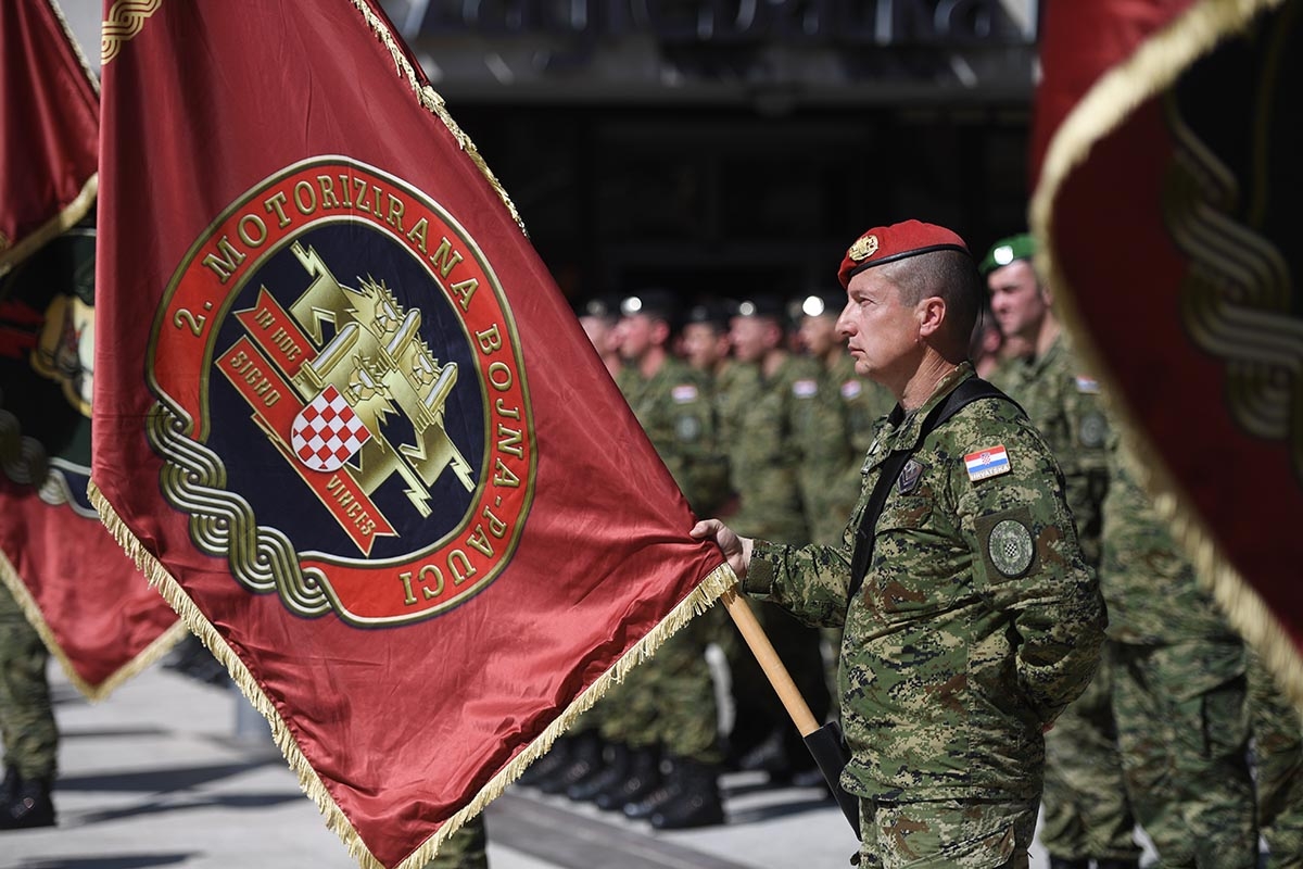 https://www.morh.hr/wp-content/gallery/u-sinju-svecano-obiljezena-12-obljetnica-gardijske-mehanizirane-brigade/gardijska_mehanizirana_brigada_sinj_010419_16.jpg