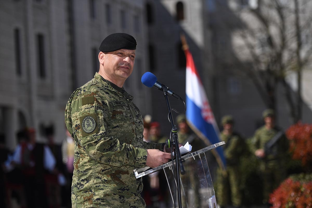 https://www.morh.hr/wp-content/gallery/u-sinju-svecano-obiljezena-12-obljetnica-gardijske-mehanizirane-brigade/gardijska_mehanizirana_brigada_sinj_010419_19.jpg
