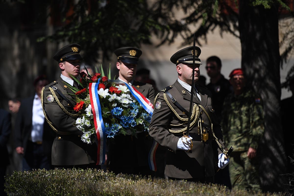 https://www.morh.hr/wp-content/gallery/u-sinju-svecano-obiljezena-12-obljetnica-gardijske-mehanizirane-brigade/gardijska_mehanizirana_brigada_sinj_010419_26.jpg
