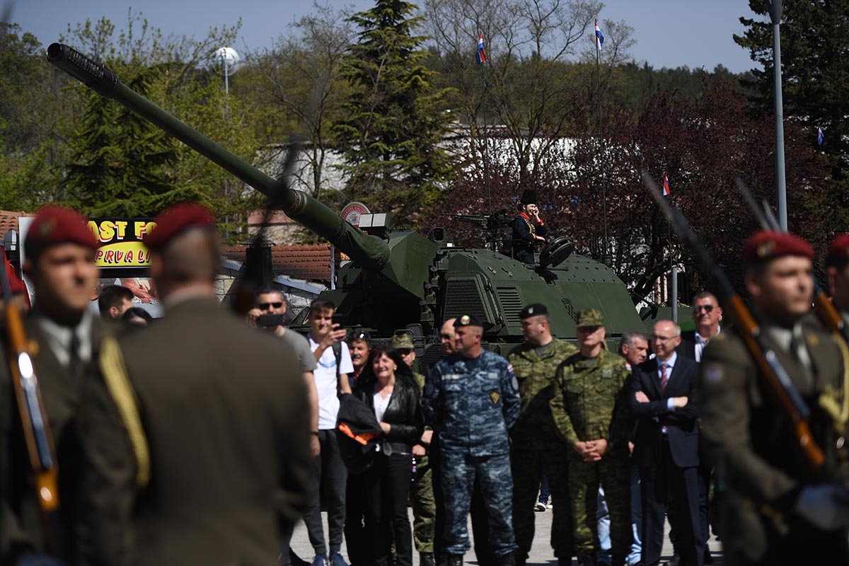 https://www.morh.hr/wp-content/gallery/u-sinju-svecano-obiljezena-12-obljetnica-gardijske-mehanizirane-brigade/gardijska_mehanizirana_brigada_sinj_010419_30.jpg