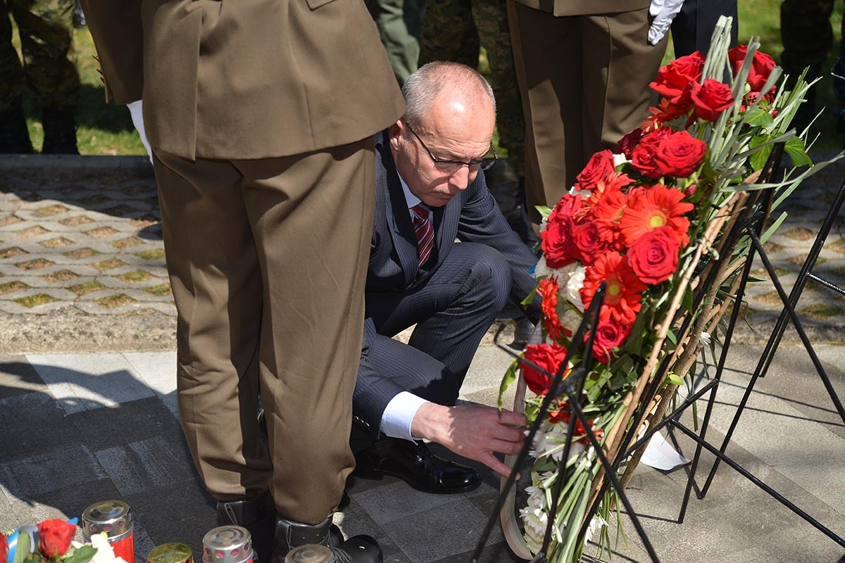 https://www.morh.hr/wp-content/gallery/u-sinju-svecano-obiljezena-12-obljetnica-gardijske-mehanizirane-brigade/gardijska_mehanizirana_brigada_sinj_010419_50.jpg