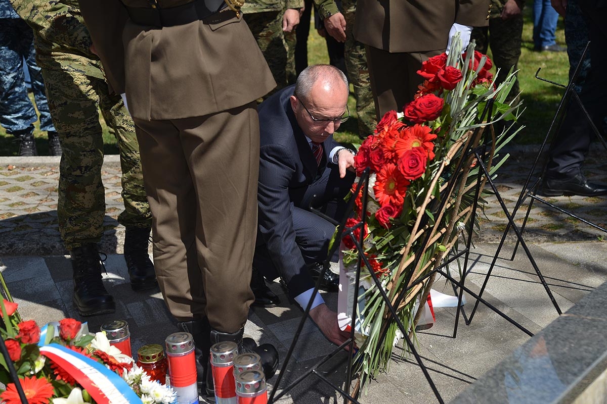 https://www.morh.hr/wp-content/gallery/u-sinju-svecano-obiljezena-12-obljetnica-gardijske-mehanizirane-brigade/gardijska_mehanizirana_brigada_sinj_010419_51.jpg