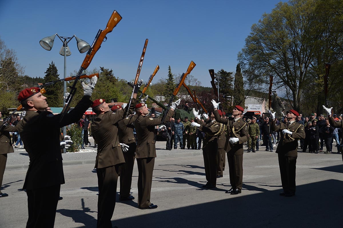 https://www.morh.hr/wp-content/gallery/u-sinju-svecano-obiljezena-12-obljetnica-gardijske-mehanizirane-brigade/gardijska_mehanizirana_brigada_sinj_010419_53.jpg