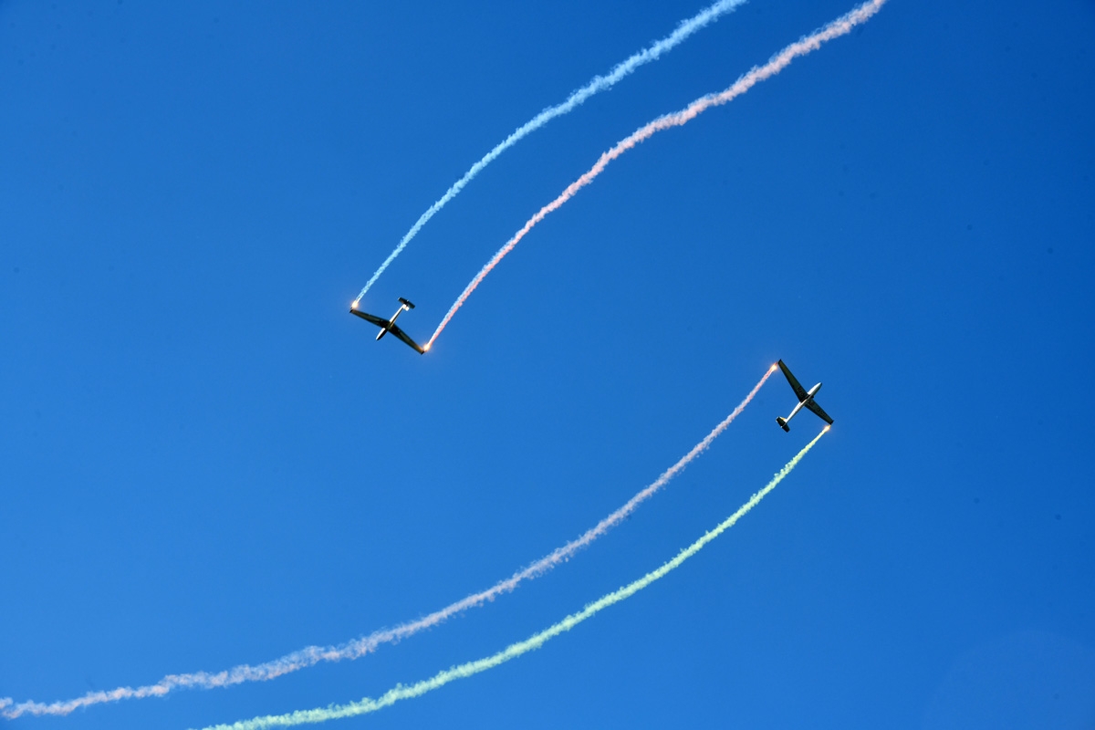 https://www.morh.hr/wp-content/gallery/u-sklopu-dana-otvorenih-vrata-hrz-a-na-aeromitingu-u-velikoj-gorici-posebno-odusevljenje-izazvao-je-nastup-akro-grupe-krila-oluje/wil_9113.jpg