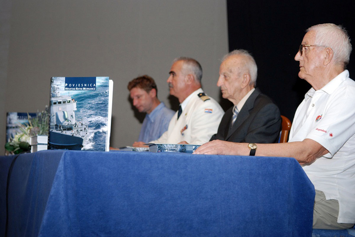https://www.morh.hr/wp-content/gallery/u-splitu-zapoelo-obiljeavanje-dana-hrm-a/hrm_15092011_4.jpg