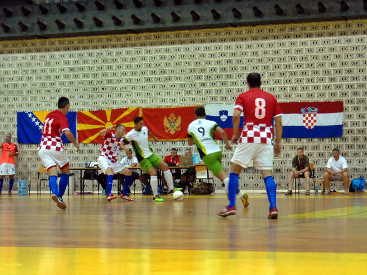 https://www.morh.hr/wp-content/gallery/u-splitu-zavrsilo-medunarodno-vojno-natjecanje-u-malom-nogometu/fucal_08072016_01.jpg