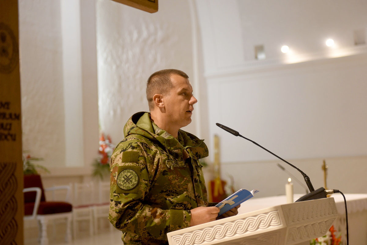 https://www.morh.hr/wp-content/gallery/u-udbini-odrzano-vojno-hodocasce-hrvatske-kopnene-vojske/udbina_11092017_03.jpg
