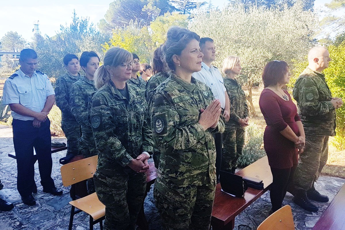 https://www.morh.hr/wp-content/gallery/u-zemuniku-obiljezen-dan-vojne-kapelanije/dan_vojne_kapelanije_27092019_3.jpg
