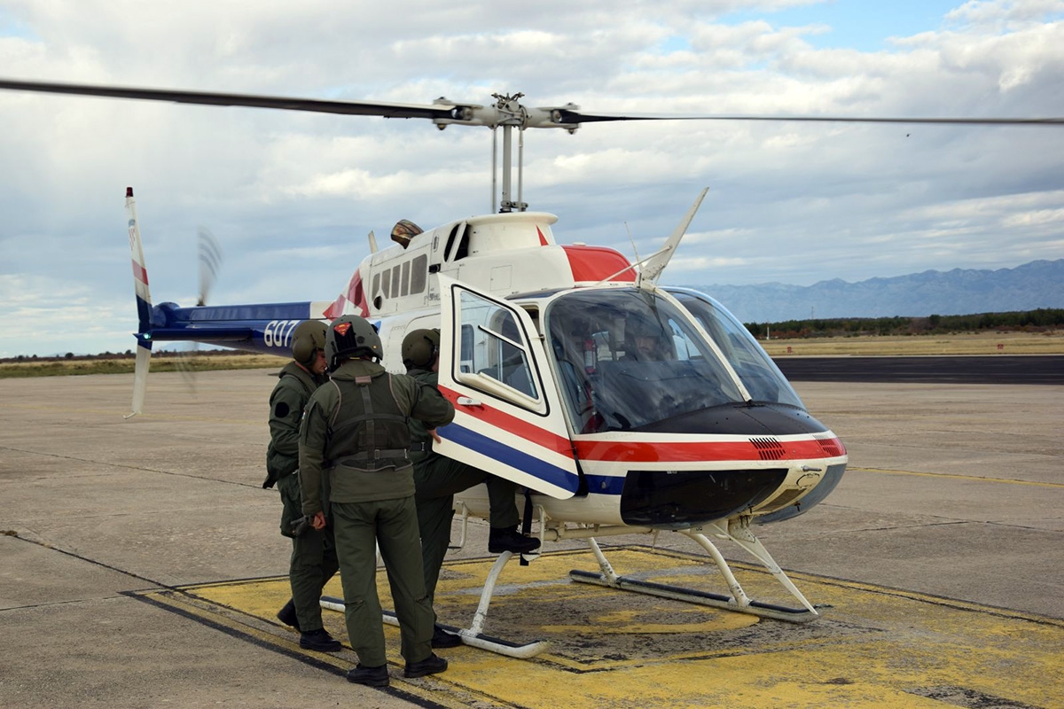 https://www.morh.hr/wp-content/gallery/u-zemuniku-pocela-obuka-na-helikopterima-bell-206-b/letacka_obuka_zemunik_051218_09.jpg