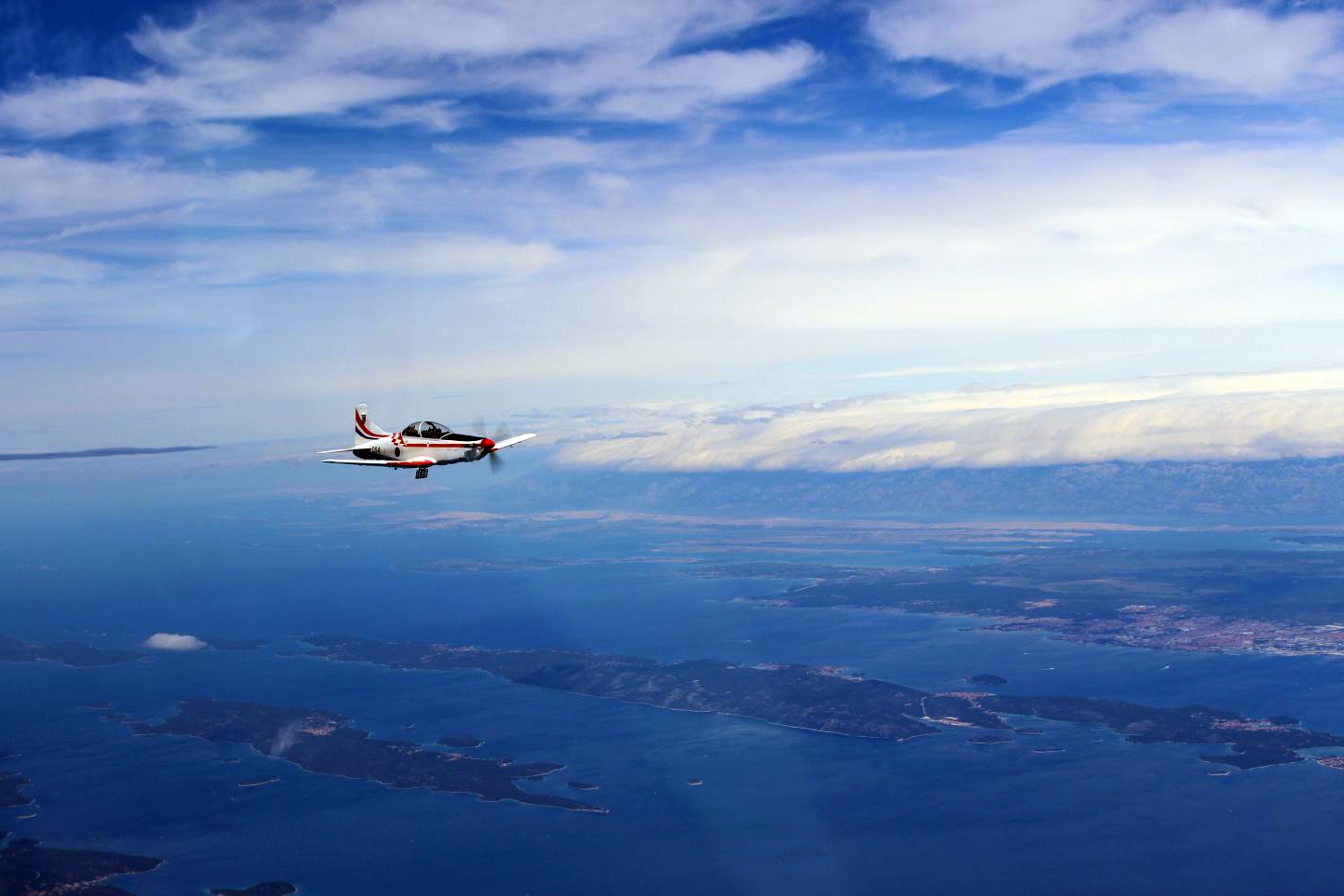https://www.morh.hr/wp-content/gallery/u-zemuniku-stasao-novi-narastaj-hrvatskih-vojnih-pilota/hrvatski_vojni_pilot_14062018_08.jpg