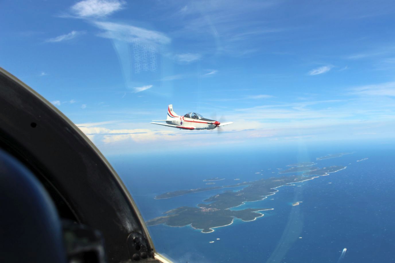 https://www.morh.hr/wp-content/gallery/u-zemuniku-stasao-novi-narastaj-hrvatskih-vojnih-pilota/hrvatski_vojni_pilot_14062018_10.jpg