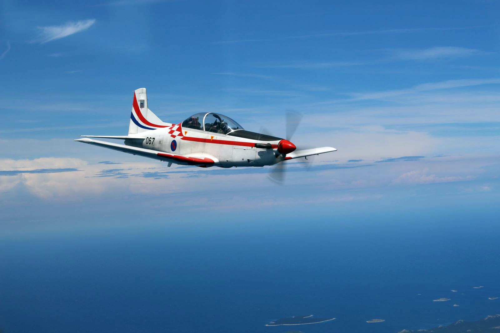 https://www.morh.hr/wp-content/gallery/u-zemuniku-stasao-novi-narastaj-hrvatskih-vojnih-pilota/hrvatski_vojni_pilot_14062018_11.jpg
