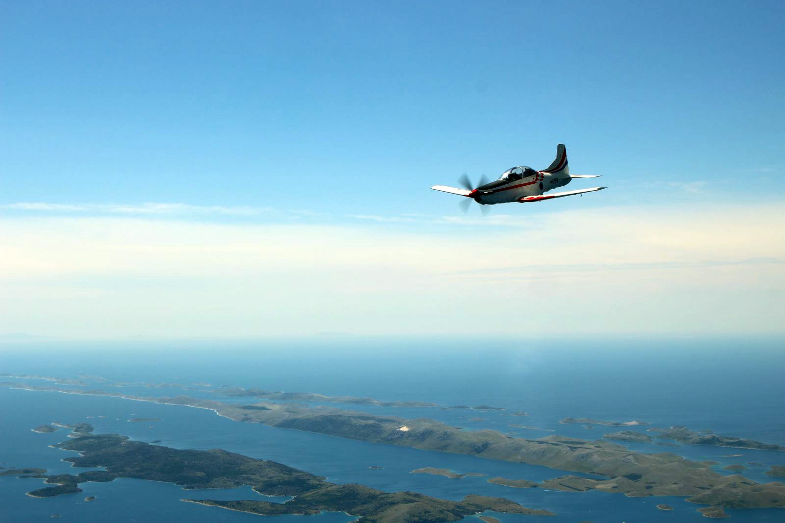 https://www.morh.hr/wp-content/gallery/u-zemuniku-stasao-novi-narastaj-hrvatskih-vojnih-pilota/hrvatski_vojni_pilot_14062018_13.jpg