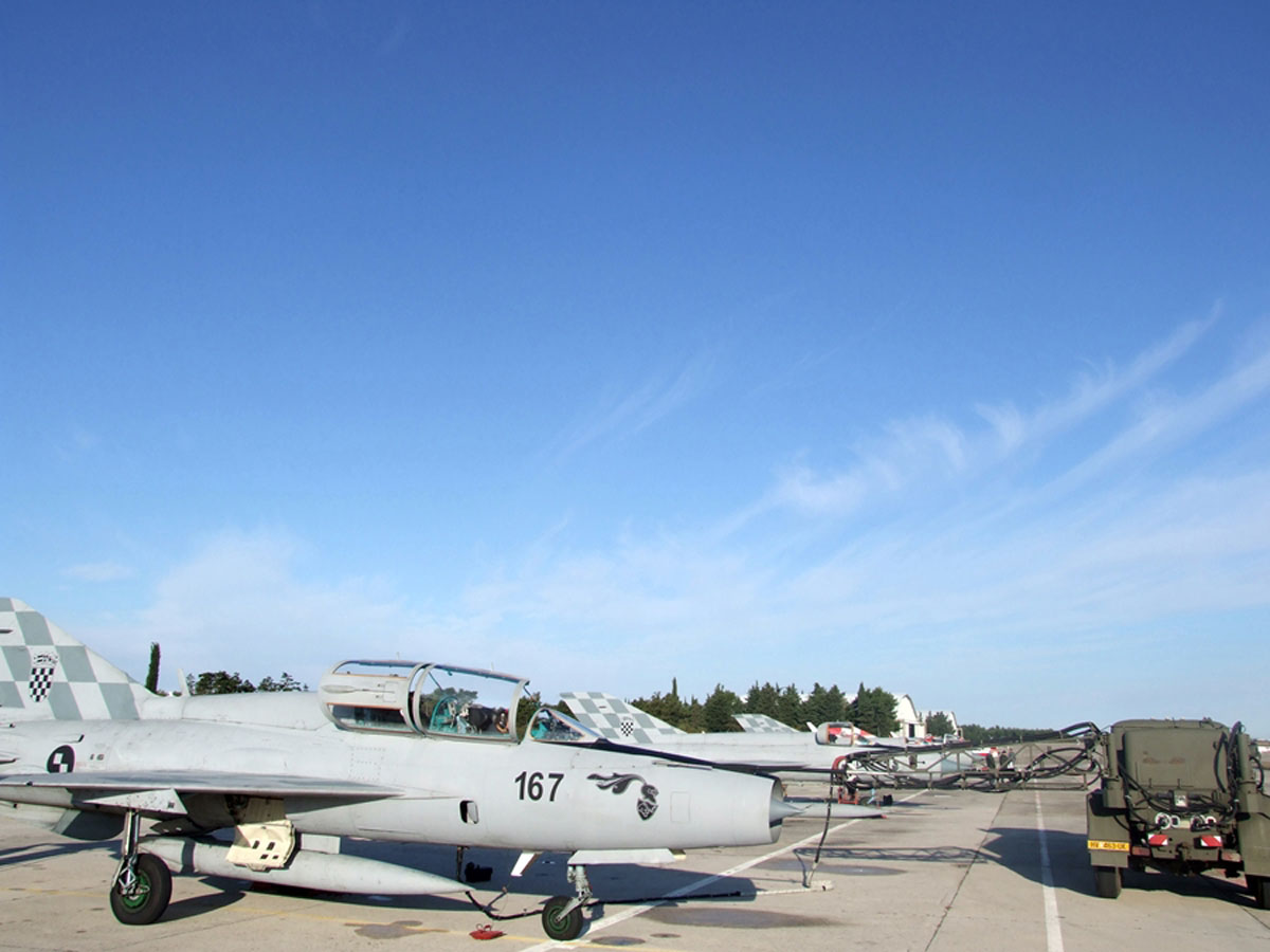 https://www.morh.hr/wp-content/gallery/u-zemuniku-zapocela-planirana-obuka-pilota-aviona-mig-21/migovi_11102016_02.jpg