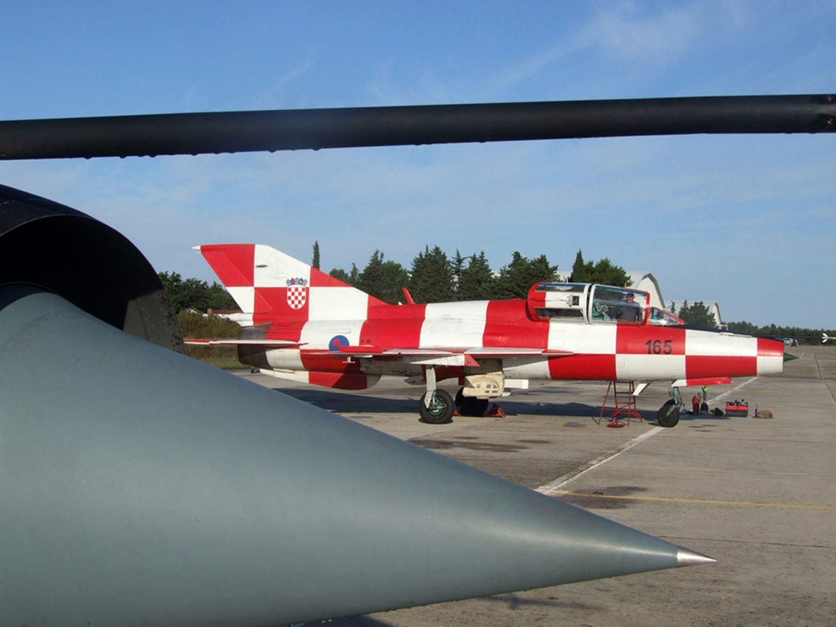 https://www.morh.hr/wp-content/gallery/u-zemuniku-zapocela-planirana-obuka-pilota-aviona-mig-21/migovi_11102016_03.jpg
