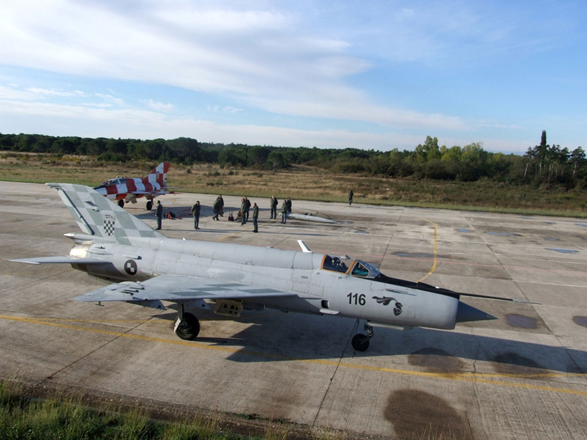 https://www.morh.hr/wp-content/gallery/u-zemuniku-zapocela-planirana-obuka-pilota-aviona-mig-21/migovi_11102016_14.jpg