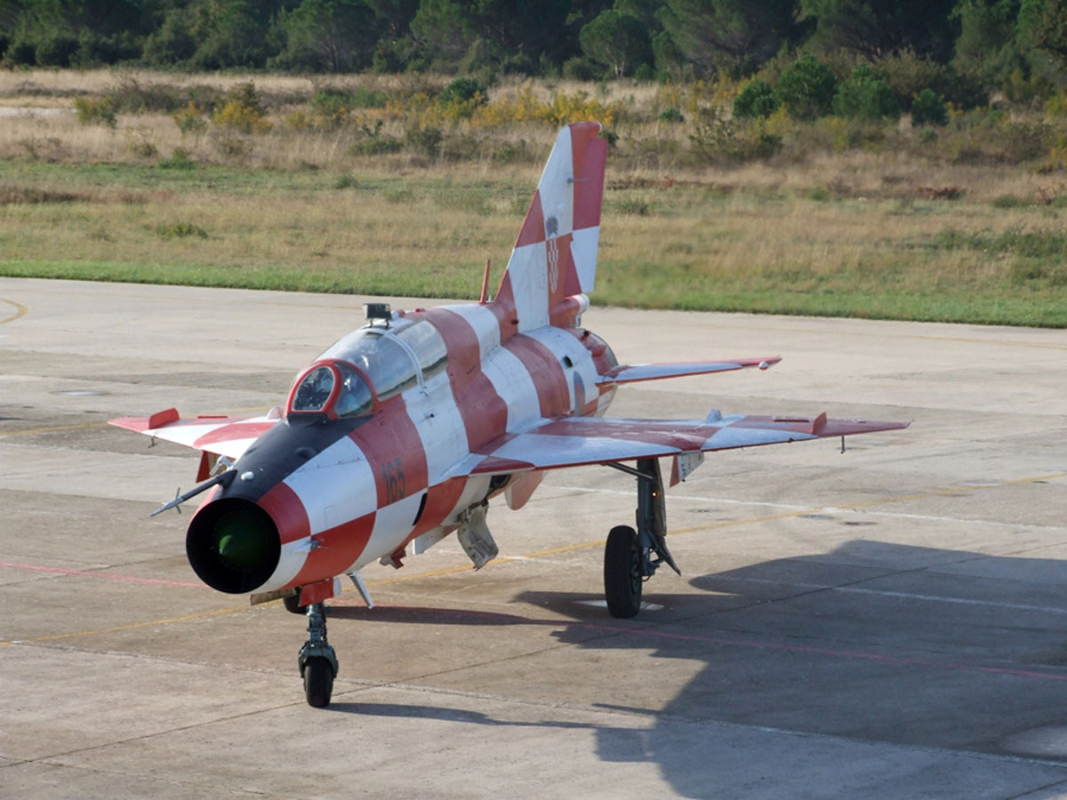 https://www.morh.hr/wp-content/gallery/u-zemuniku-zapocela-planirana-obuka-pilota-aviona-mig-21/migovi_11102016_16.jpg
