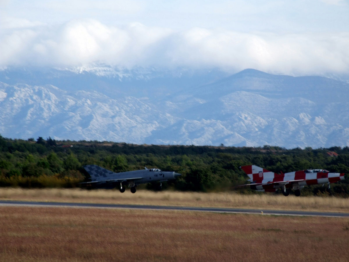 https://www.morh.hr/wp-content/gallery/u-zemuniku-zapocela-planirana-obuka-pilota-aviona-mig-21/migovi_11102016_19.jpg