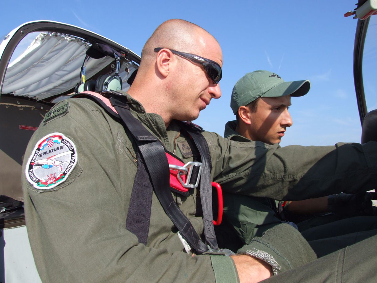 https://www.morh.hr/wp-content/gallery/u-zemuniku-zavrsilo-selekcijsko-letenje-za-vojne-pilote/selekcija_piloti_27072016_07.jpg