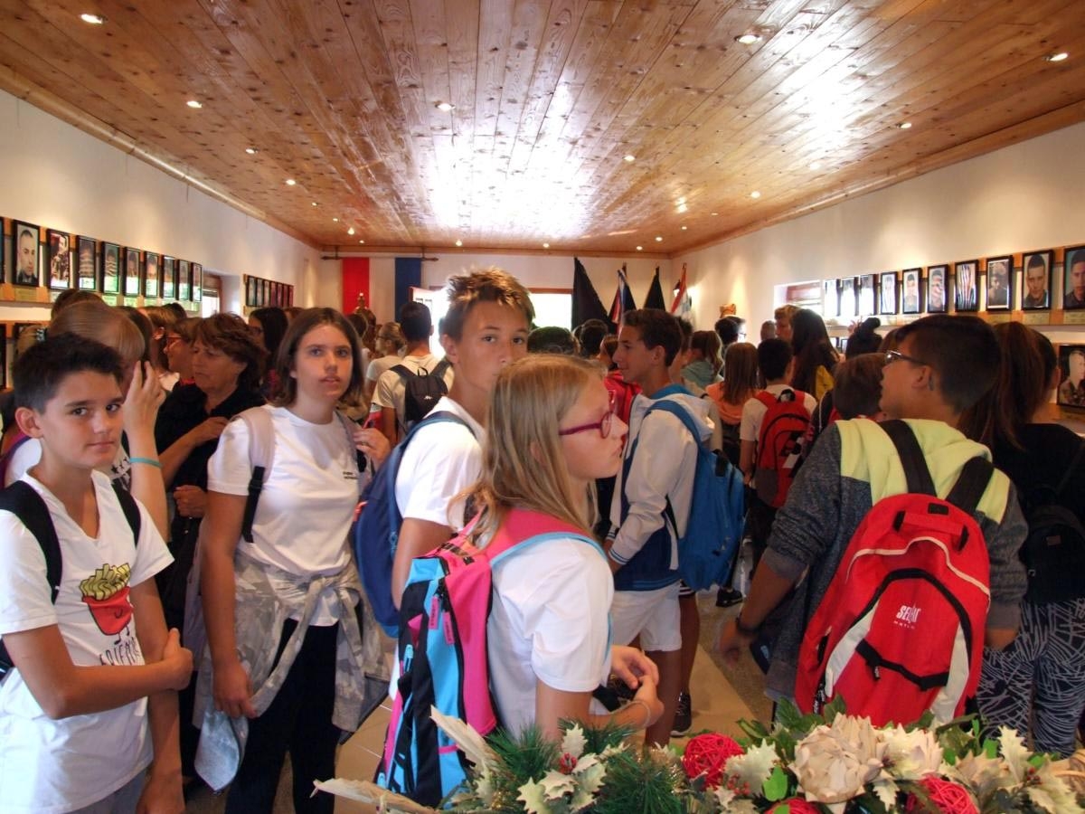 https://www.morh.hr/wp-content/gallery/ucenici-osnovne-skole-posjetili-zapovjednistvo-specijalnih-snaga/posjet_os_zss_12092018_08.jpg