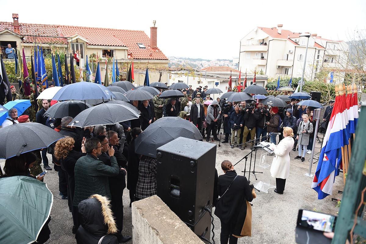 https://www.morh.hr/wp-content/gallery/ulica-u-dubrovniku-dobila-je-ime-u-cast-generalu-janku-bobetku/dubrovnik_mimohd_20191206_42.jpg