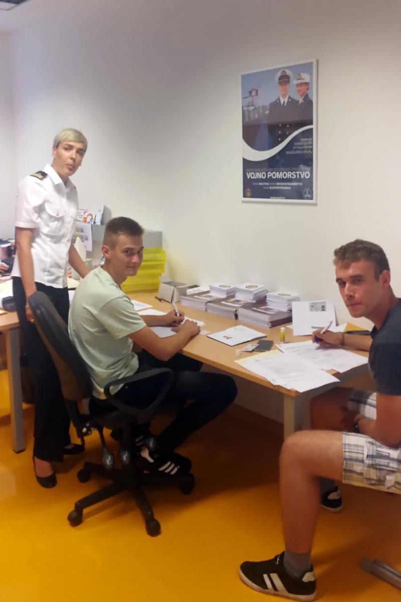 https://www.morh.hr/wp-content/gallery/upisan-novi-narastaj-kadeta/novi_narastaj_kadeta_20072018_07.jpg