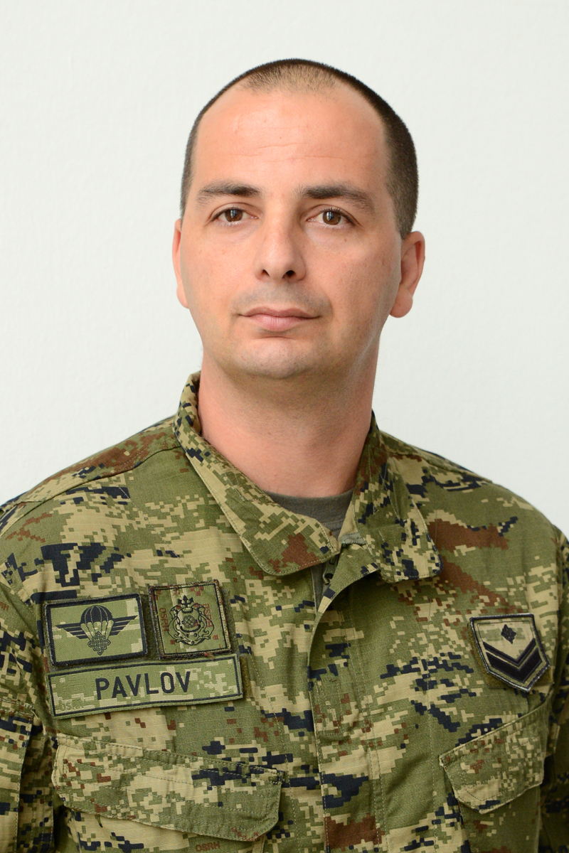 https://www.morh.hr/wp-content/gallery/urucena-priznanja-najboljem-vojniku-i-docasniku-za-svibanj/vojnk_mjeseca_17062015_15.JPG
