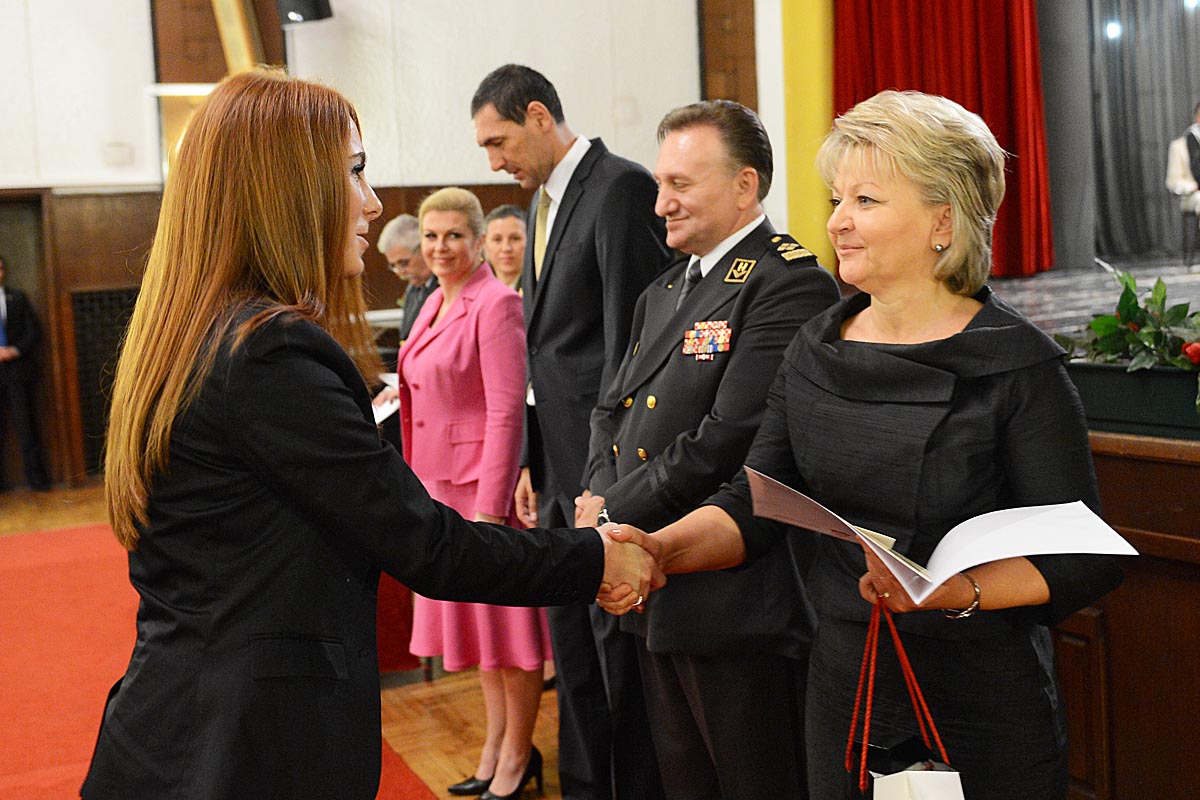 https://www.morh.hr/wp-content/gallery/urucena-promaknuca-odlikovanja-nagrade-i-pohvale/promaknuca_04082015_21.jpg