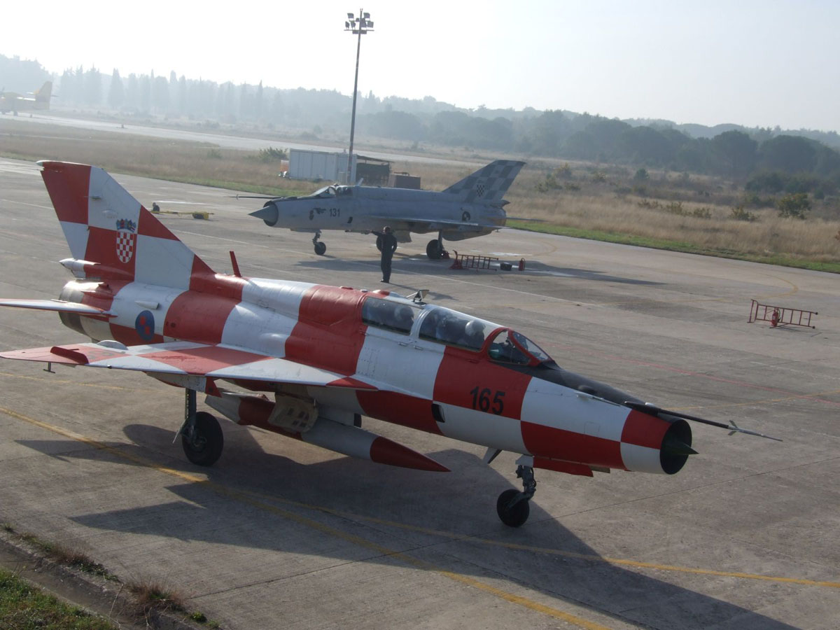 https://www.morh.hr/wp-content/gallery/uvjezbavanje-eskadrile-borbenih-aviona-u-bazi-zemunik/eba_11112015_07.jpg