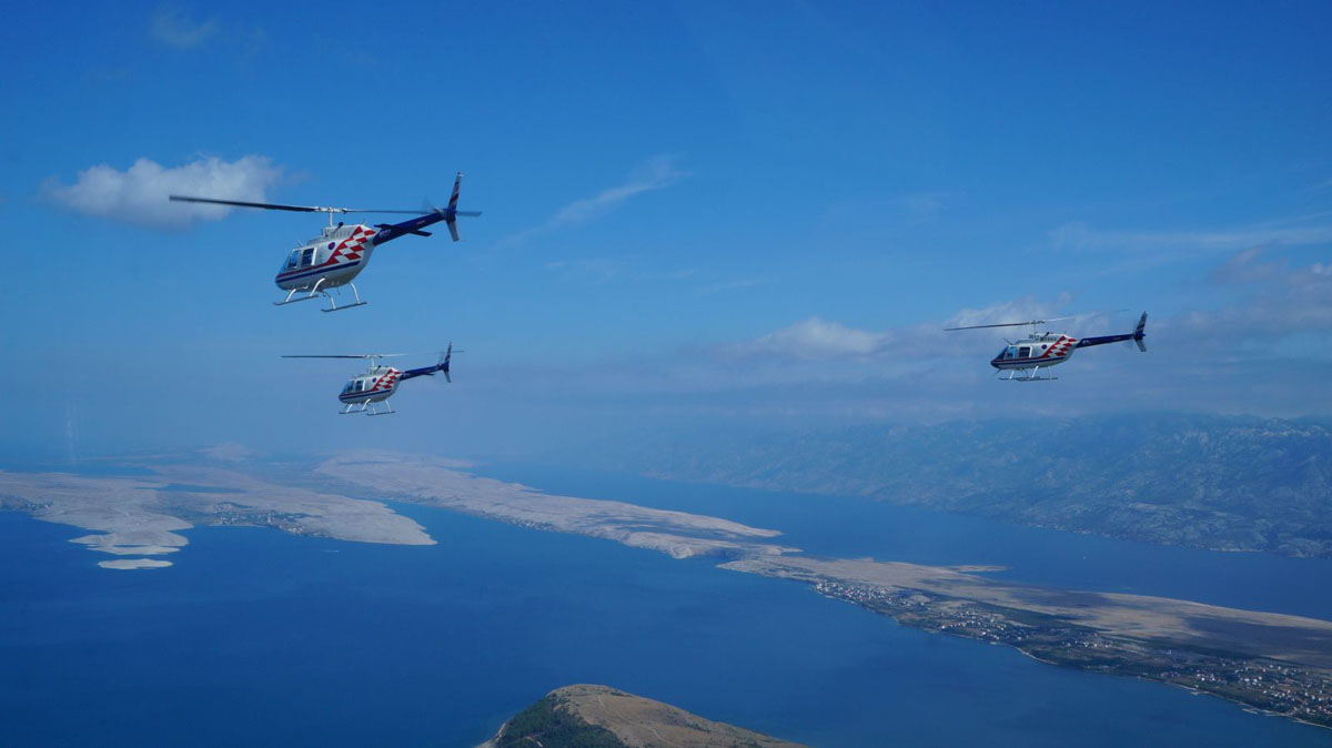 https://www.morh.hr/wp-content/gallery/uvjezbavanje-helikopterskih-posada-za-svecani-mimohod/bell_28072015_5.jpg