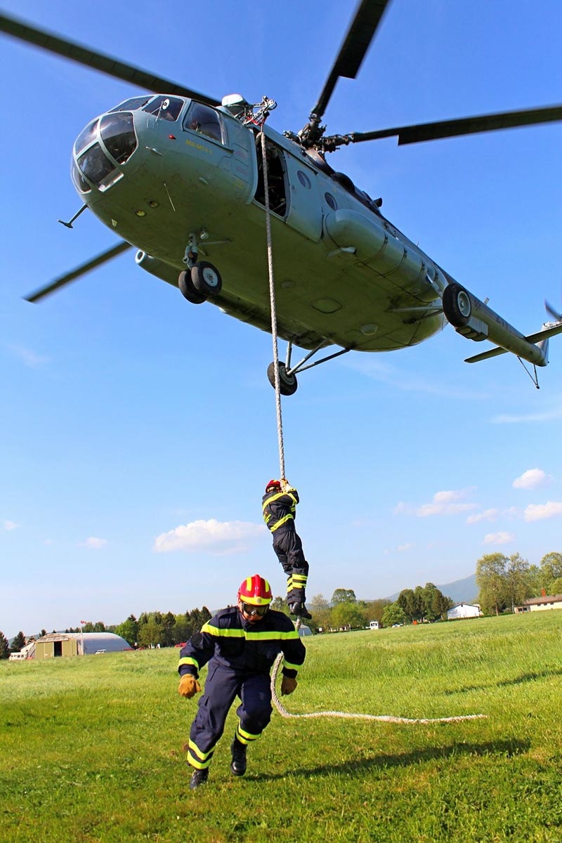 https://www.morh.hr/wp-content/gallery/uvjezbavanje-pripadnika-javnih-vatrogasnih-postrojbi-i-91-zb-hrz-a/vatrogasne_postrojbe_hrz_27042018_03.jpg
